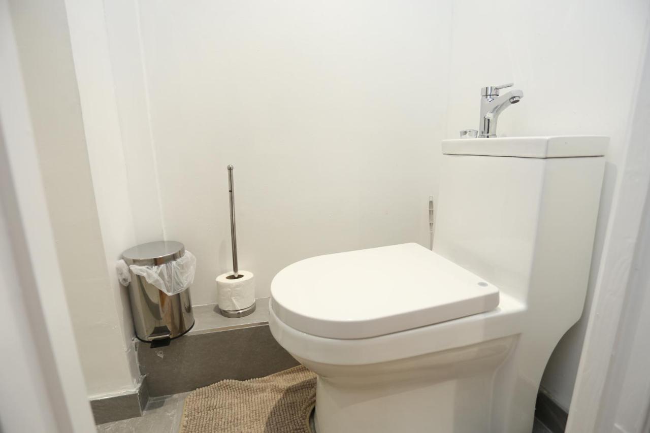 Fabulous Room With En-Suite Bathroom And Shared Kitchen Thamesmead  外观 照片